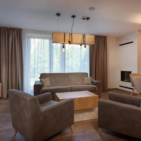 Nipur Sk-apartman Ovruc, * Štrbské Pleso